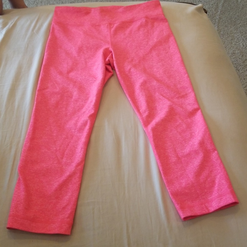 Under Armour hot pink workout capris